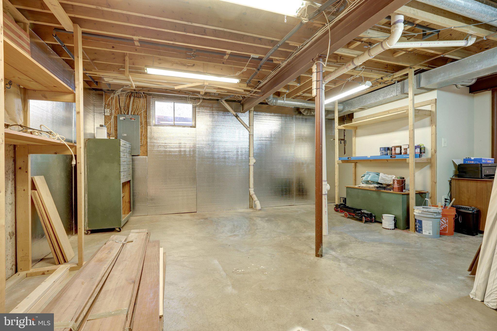 21039 Barcroft Way Sterling, VA 20164 - Photo 49 of 63 Perfect storage or workshop