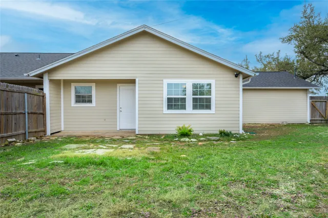 $2,100 | 15302 Cavalier Canyon Drive, Unit B, Lakeway, TX 78734