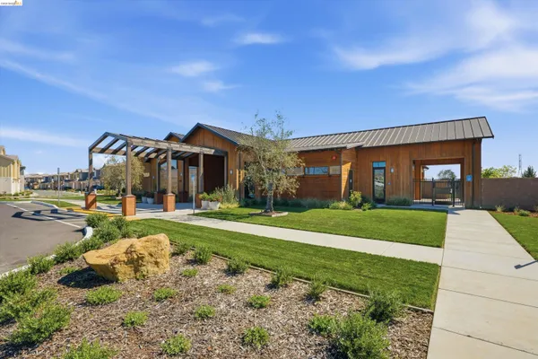 $699,000 | 2404 Indigo Drive, Fairfield, CA 94533