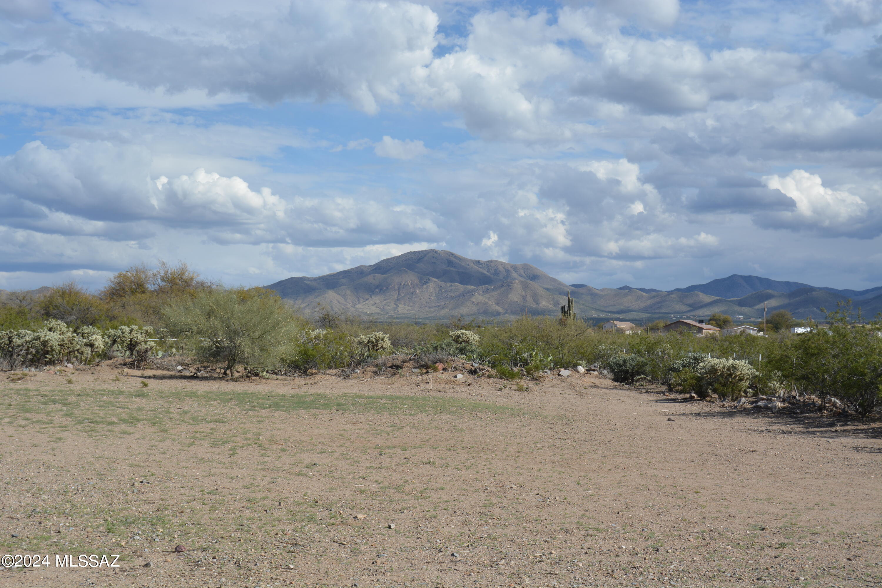 260 North Brahma Road Vail, AZ 85641 - Photo 2 of 26 Gallery Image 2