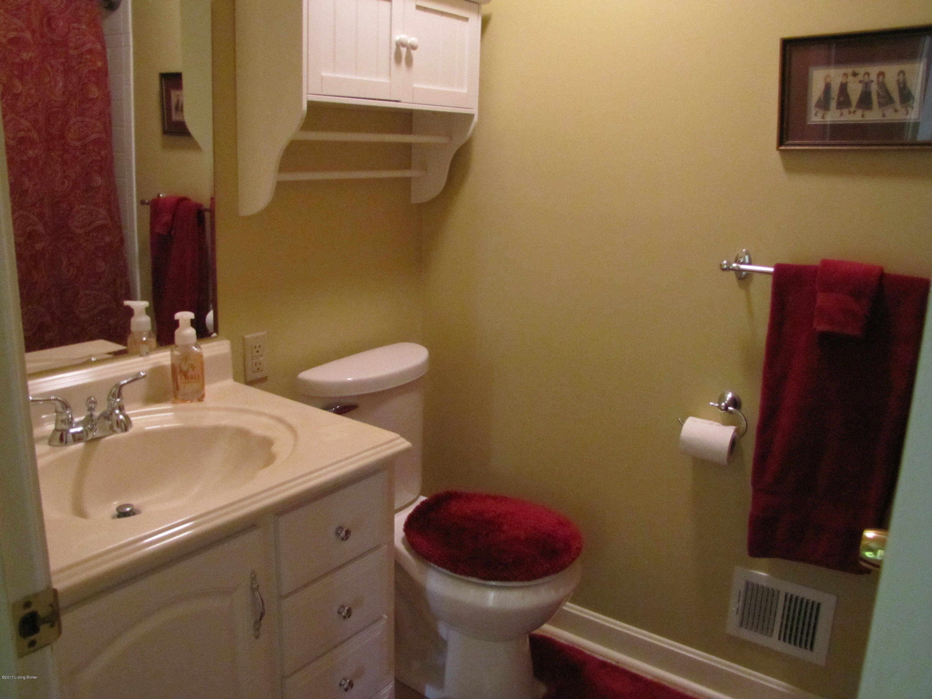 1907 Hollen Road Louisville, KY 40222 - Photo 10 of 32 IMG_0009