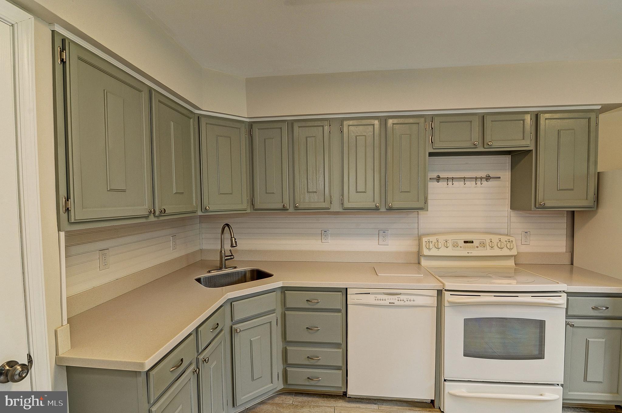 13 Sandy Ridge Drive Doylestown, PA 18901 - Photo 12 of 28 Gallery Image 12
