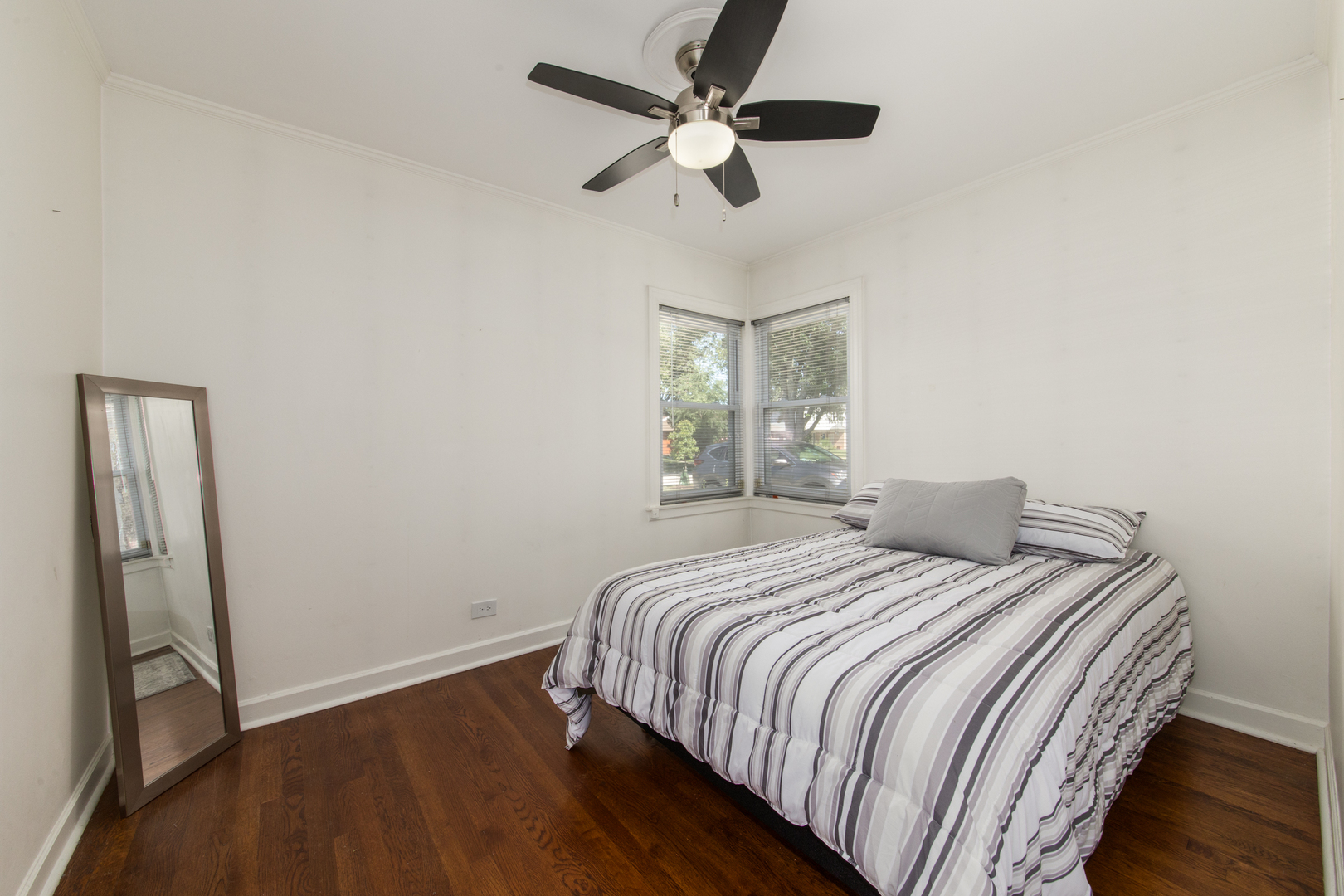 2020 Cherry Street Park Ridge, IL 60068 - Photo 16 of 23 a bedroom with a bed and a window