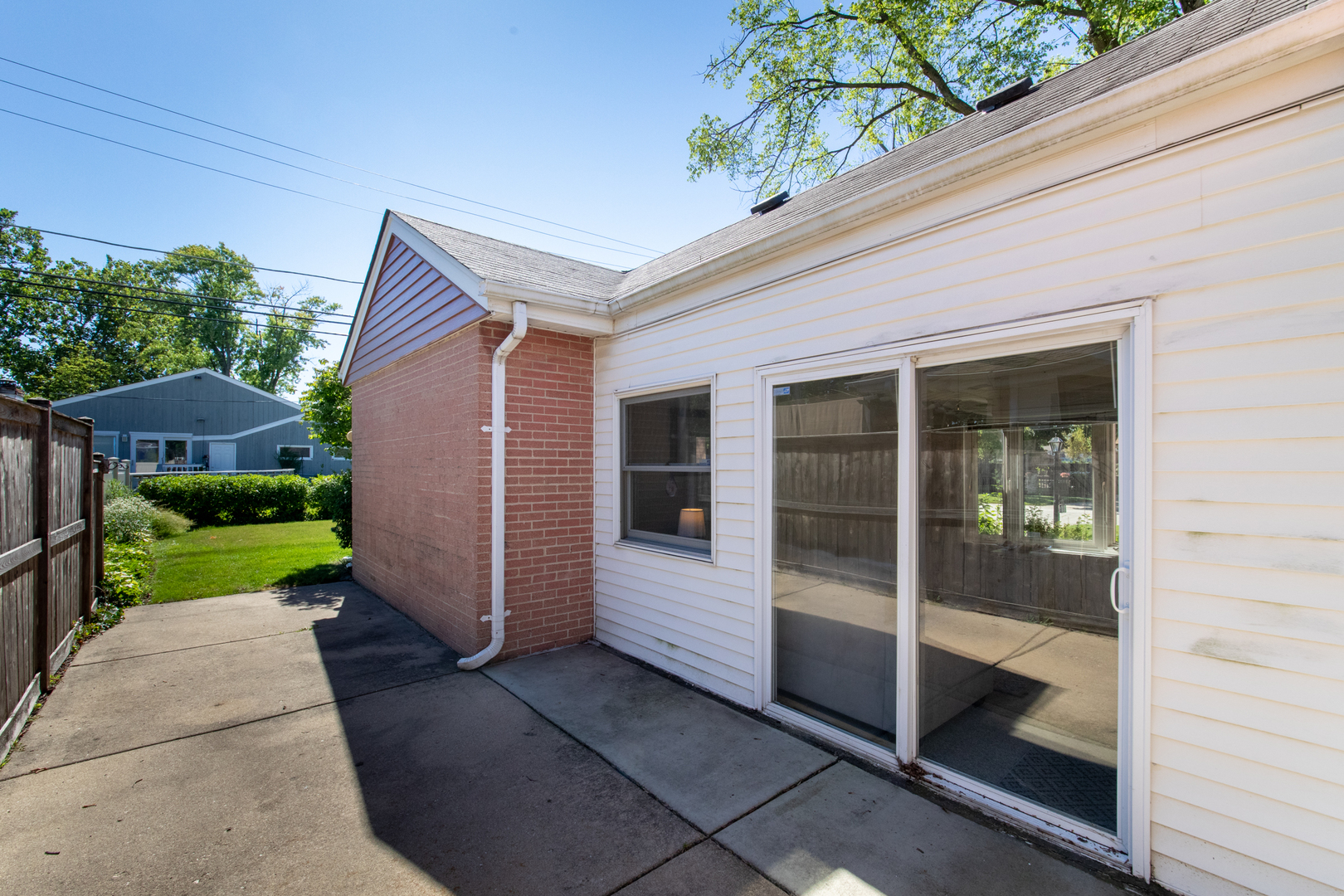 2020 Cherry Street Park Ridge, IL 60068 - Photo 22 of 23 a view of a house with backyard and porch