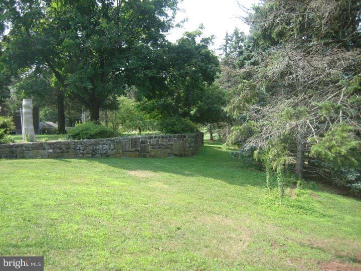 400 Spiece Road Pottstown, PA 19465 - Photo 15 of 19 View in Back