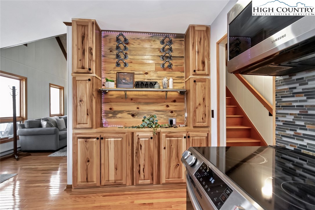 119 Overbrook Trail Beech Mountain, NC 28604 - Photo 10 of 27 a view of balcony and workspace