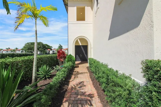 $6,300 | 11865 Southwest 13th Court, Pembroke Pines, FL 33025