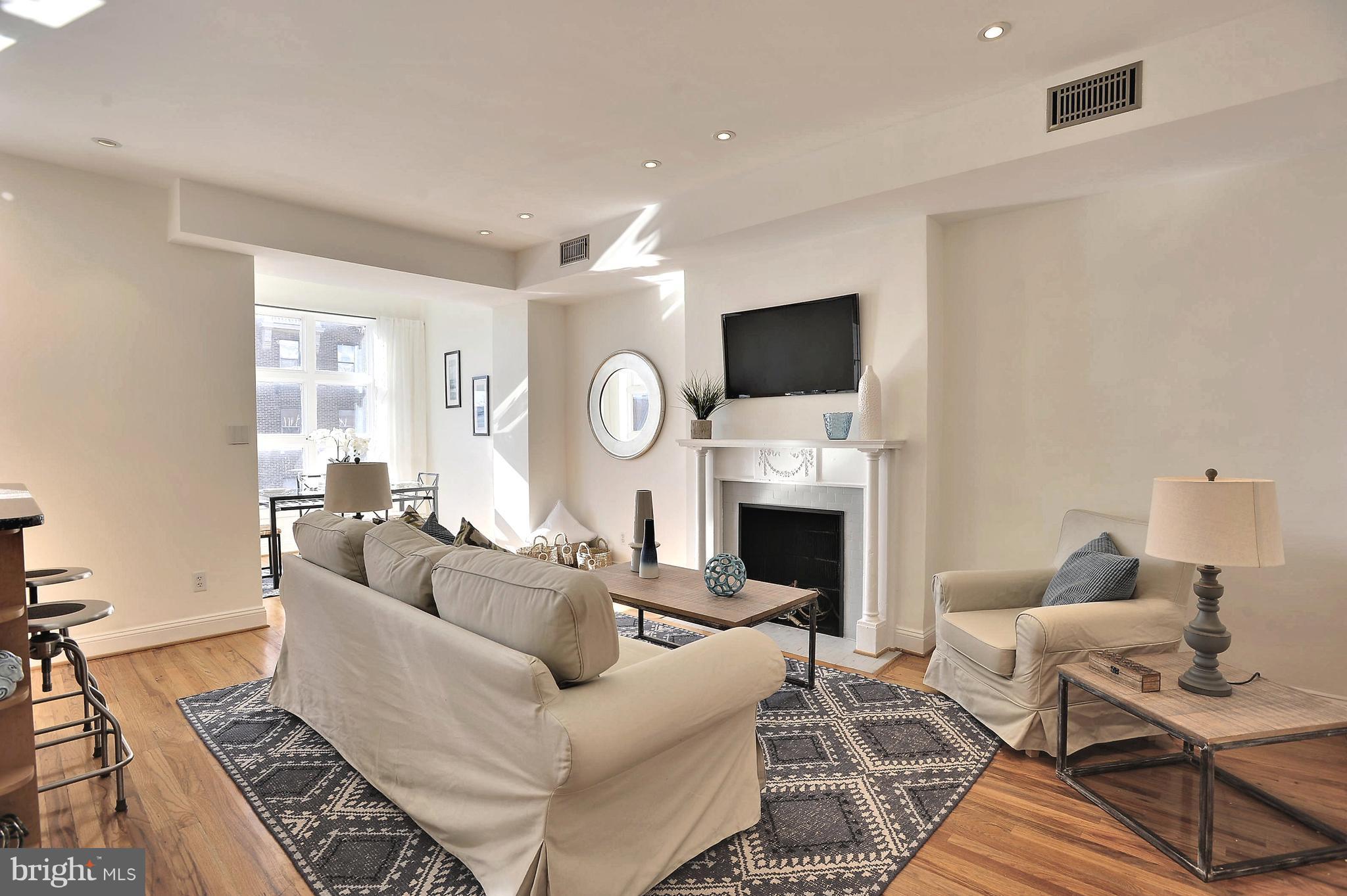 1821 Belmont Road Northwest, Unit 7 Washington, DC 20009 - Photo 2 of 10 Living Room