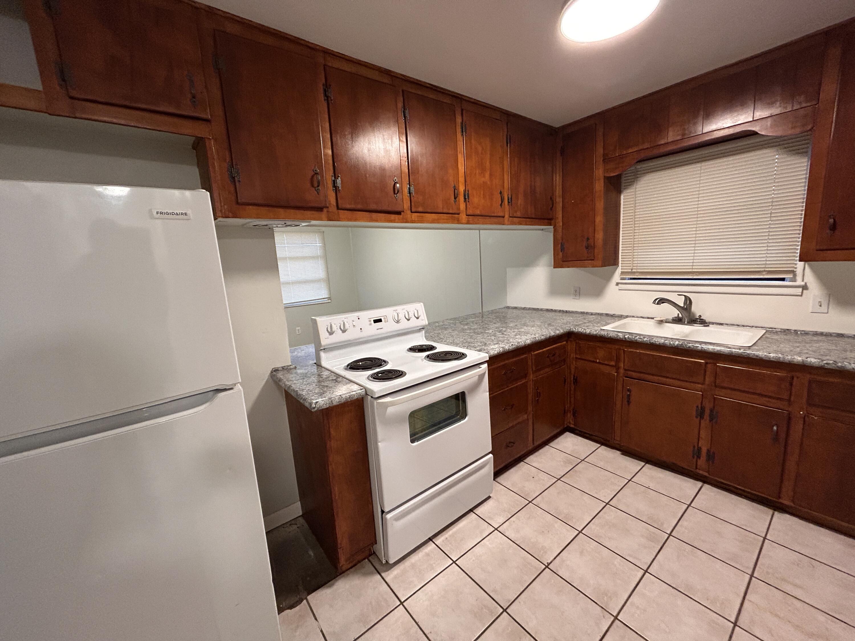 2812 43rd Street, Unit 5 Lubbock, TX 79413 - Photo 3 of 18 original (2)