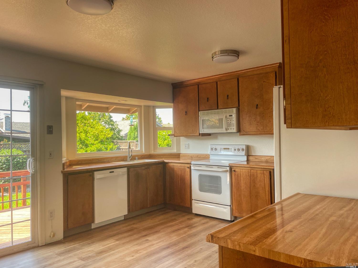 1521 Genesis Court Rohnert Park, CA 94928 - Photo 13 of 30