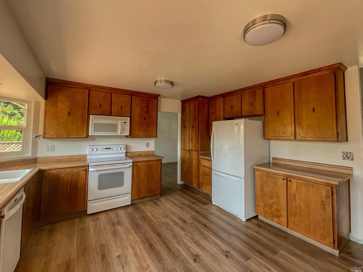 1521 Genesis Court Rohnert Park, CA 94928 - Photo 14 of 30