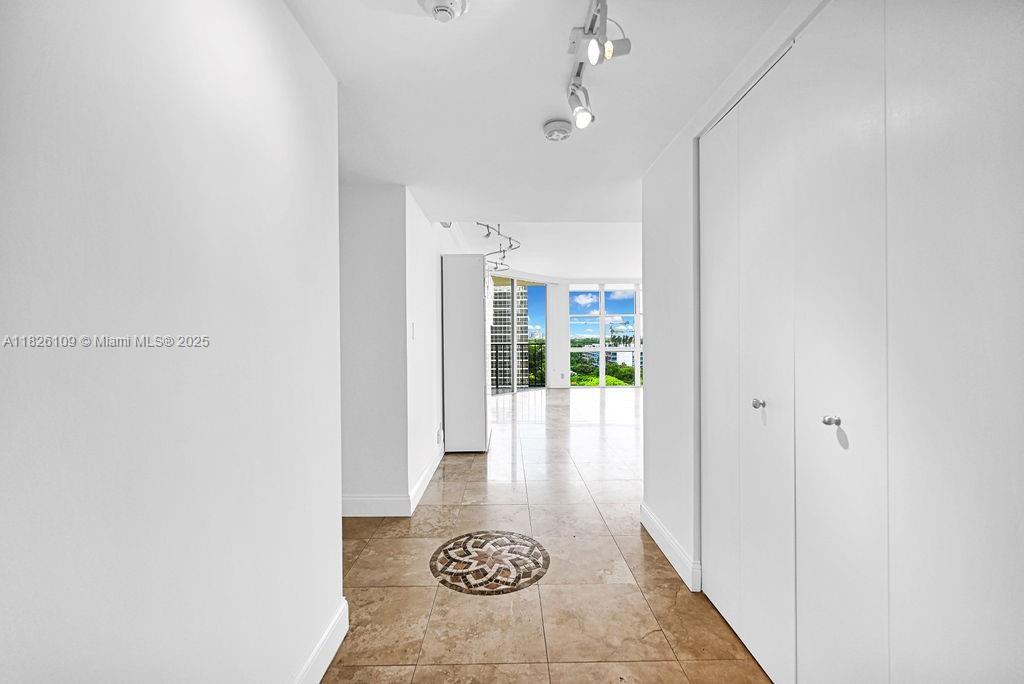 1915 Brickell Avenue, Unit C1213 Miami, FL 33129 - Photo 11 of 50 Foyer