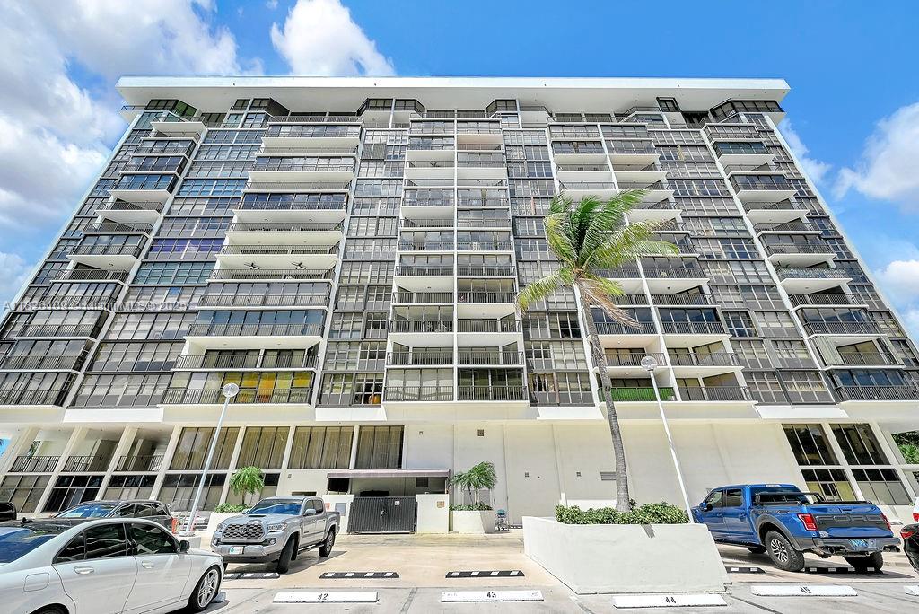 1915 Brickell Avenue, Unit C1213 Miami, FL 33129 - Photo 49 of 50