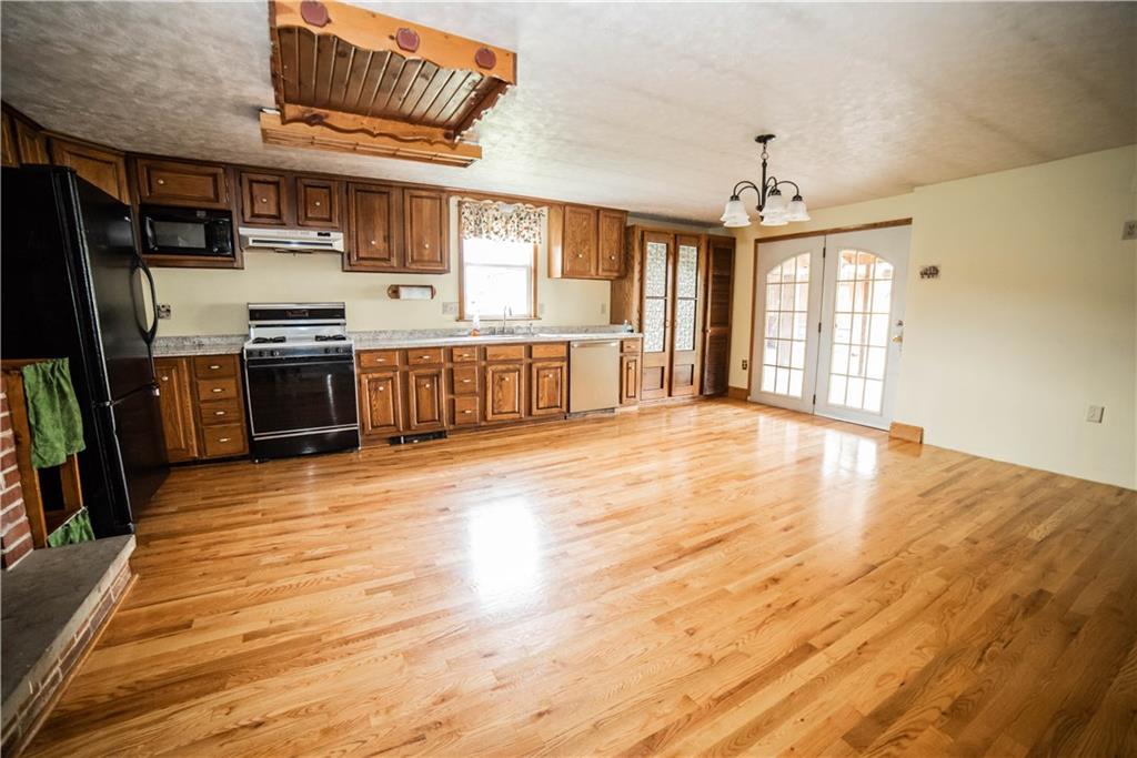 631 West Main Street Rural Valley, PA 16249 - Photo 11 of 25