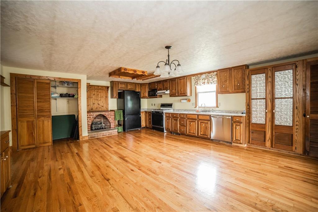 631 West Main Street Rural Valley, PA 16249 - Photo 9 of 25