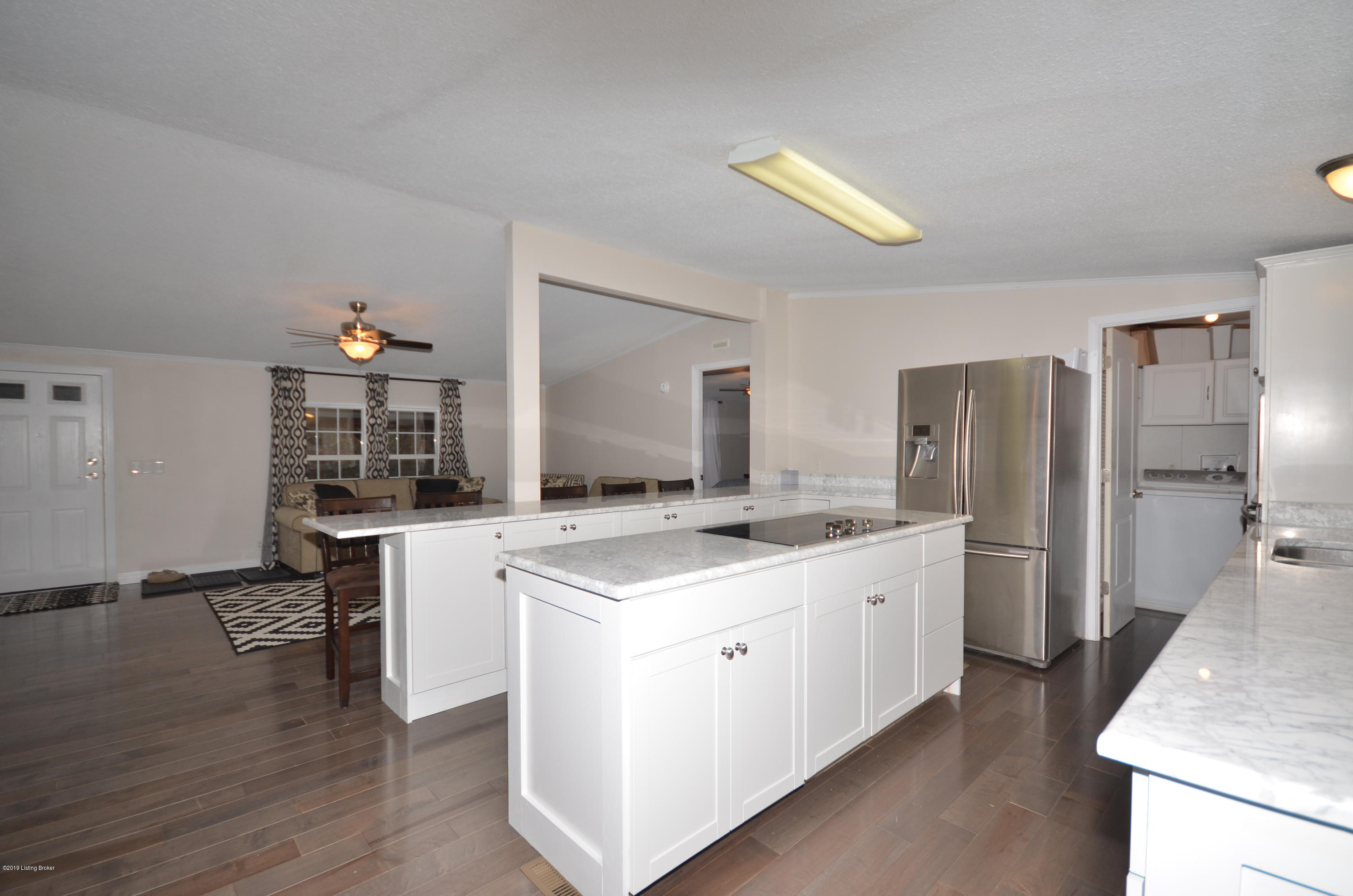 1008 Robbin Lane Cub Run, KY 42729 - Photo 4 of 41 all new large white kitchen with quartz countertops.