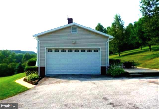 20030 Dutton Road Stewartstown, PA 17363 - Photo 25 of 29 Large 2 car garage