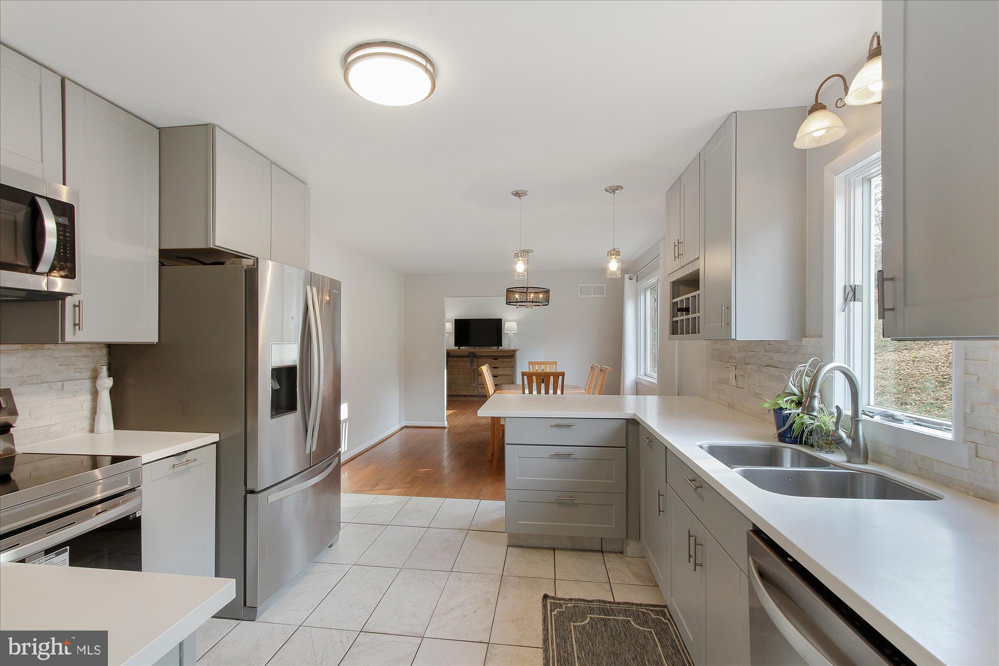 20030 Dutton Road Stewartstown, PA 17363 - Photo 5 of 29 Beautiful Kitchen
