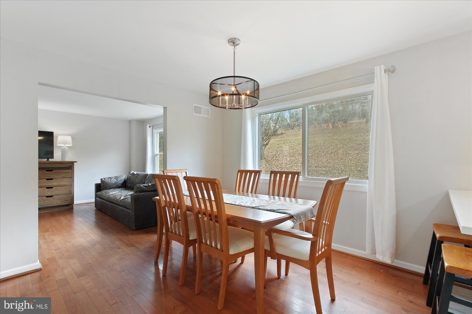 20030 Dutton Road Stewartstown, PA 17363 - Photo 7 of 29 Dining room