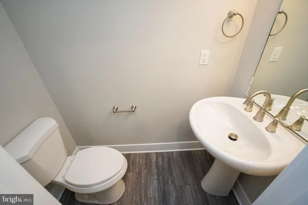 a view of a livingroom with a ceiling fan