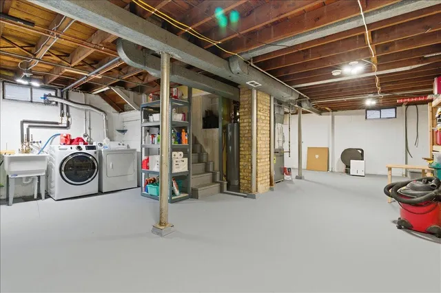 $230,000 | 2122 27th Street, Kenosha, WI 53140