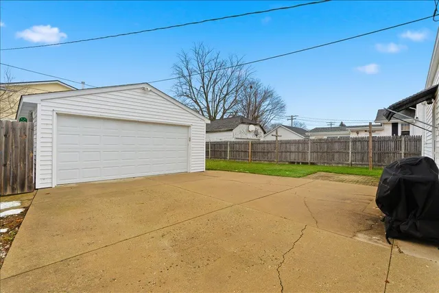 $230,000 | 2122 27th Street, Kenosha, WI 53140