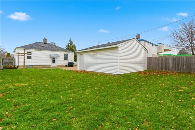 $230,000 | 2122 27th Street, Kenosha, WI 53140