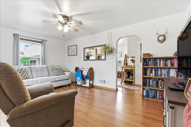 $230,000 | 2122 27th Street, Kenosha, WI 53140