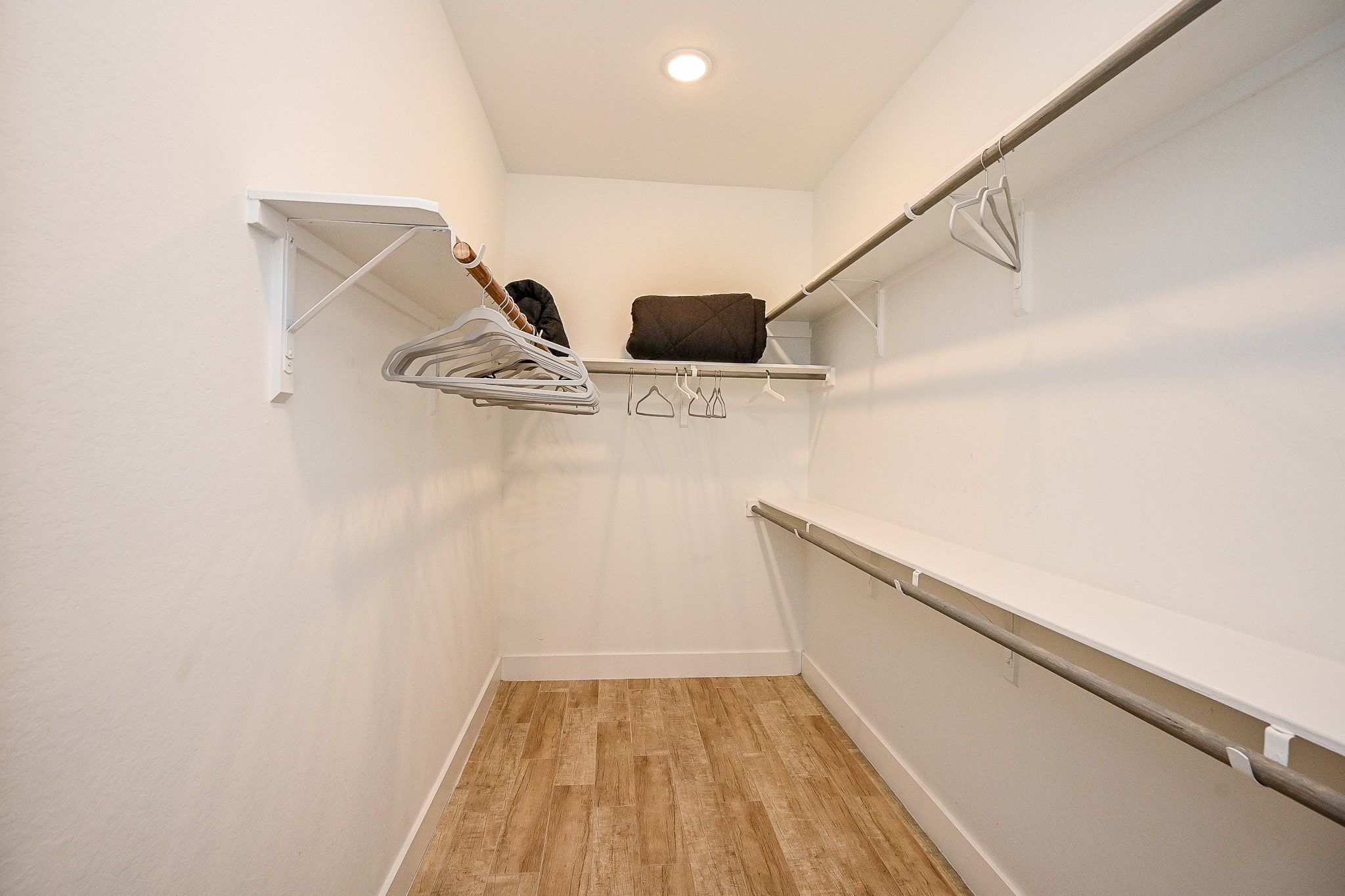 5007 Briscoe Street, Unit B Houston, TX 77033 - Photo 11 of 18 Large Primary Closet