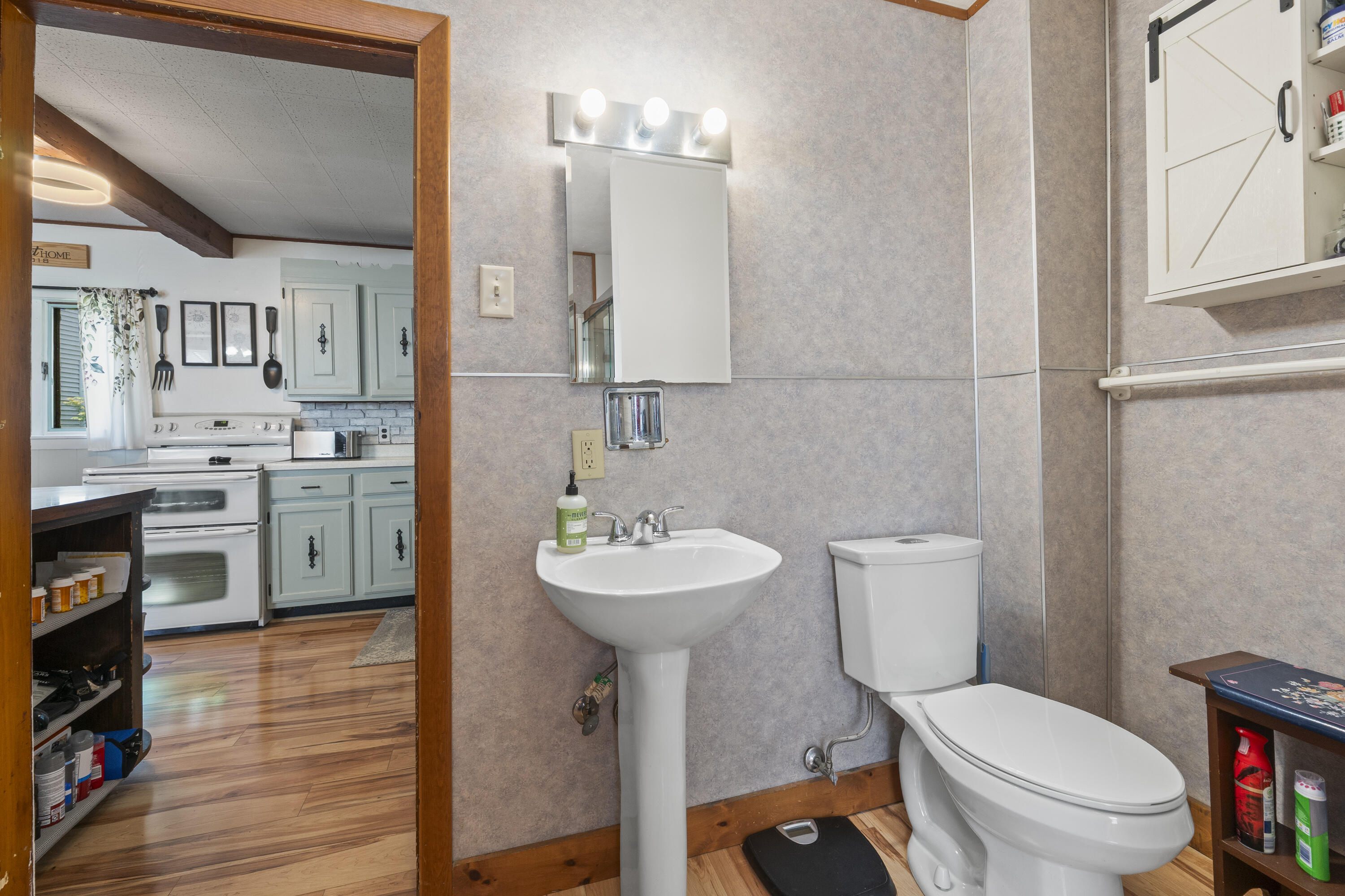 177 Oak Street, Unit R Lewiston, ME 04240 - Photo 22 of 48 1st fl bathroom
