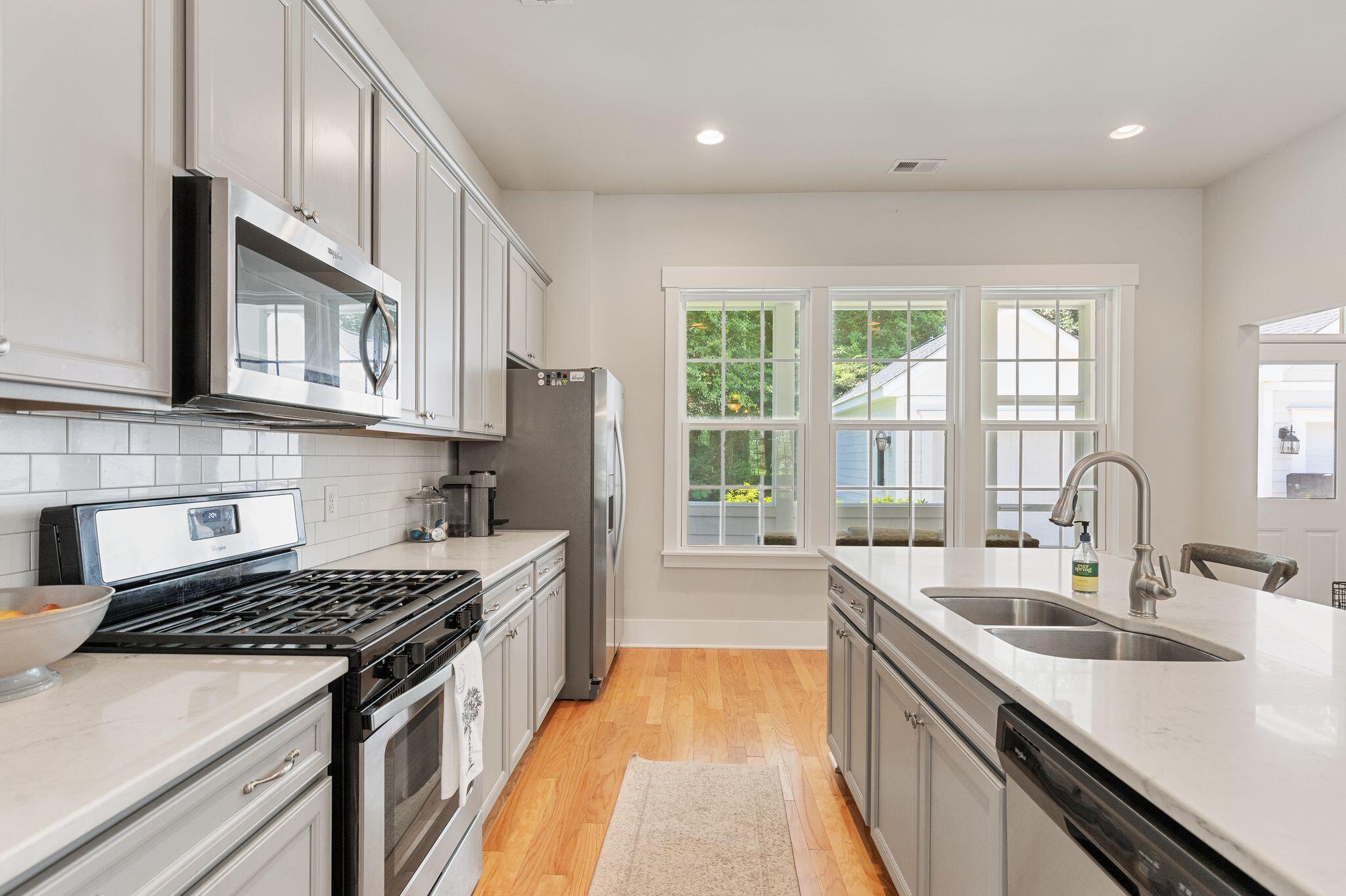 1900 Fleming Woods Road Charleston, SC 29412 - Photo 7 of 49 1900FlemingWoodsRd-KeenEyeMarketing-08