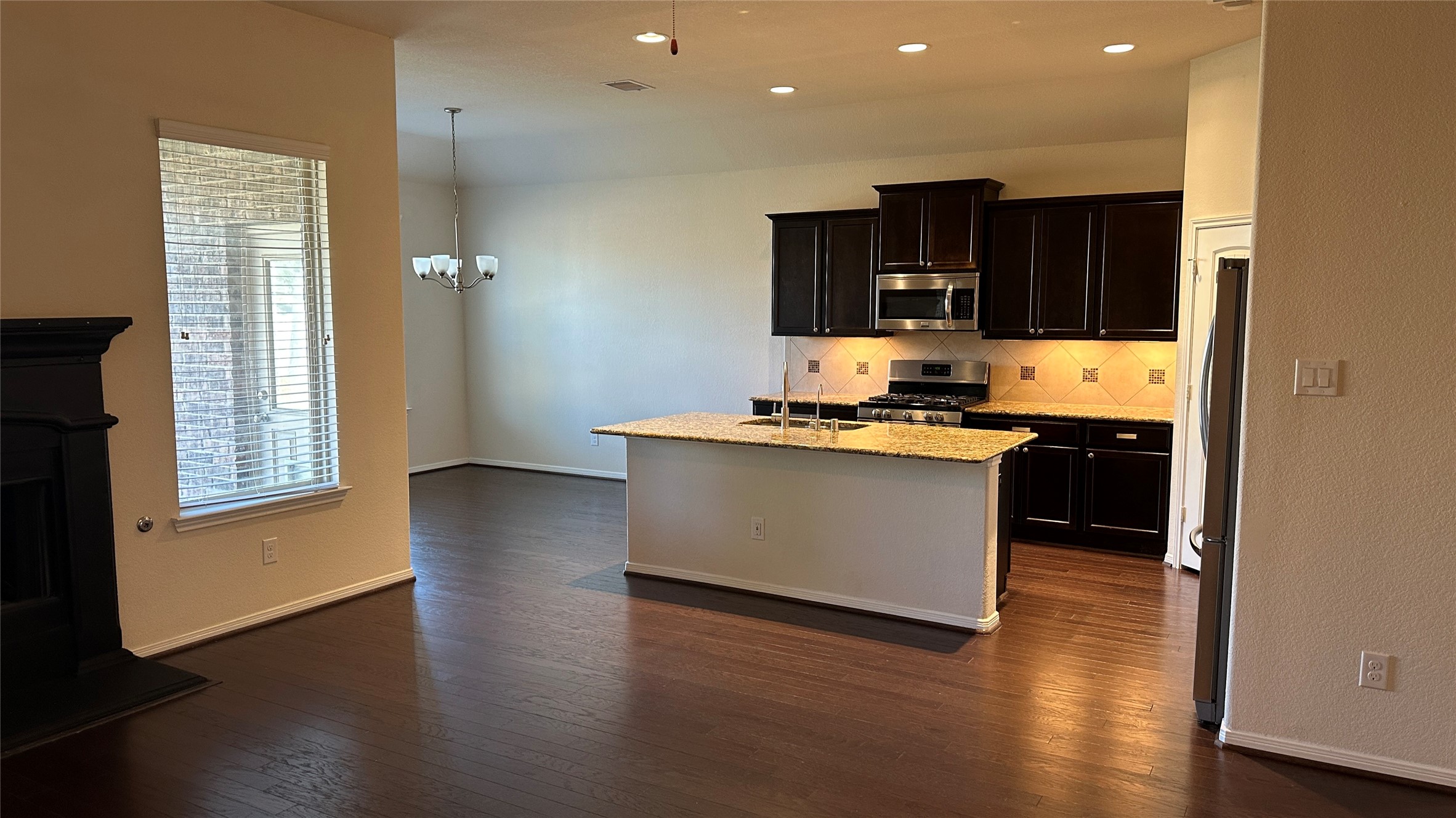 14046 Sand Ridge Crossing Conroe, TX 77384 - Photo 4 of 22