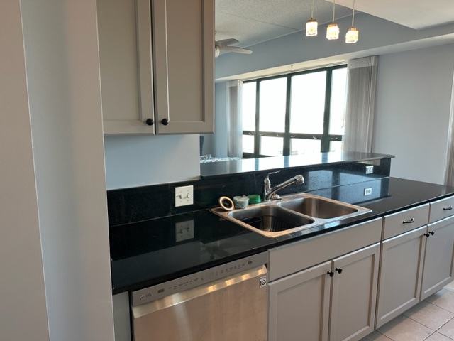 6420 Double Eagle Drive, Unit 506 Woodridge, IL 60517 - Photo 8 of 40