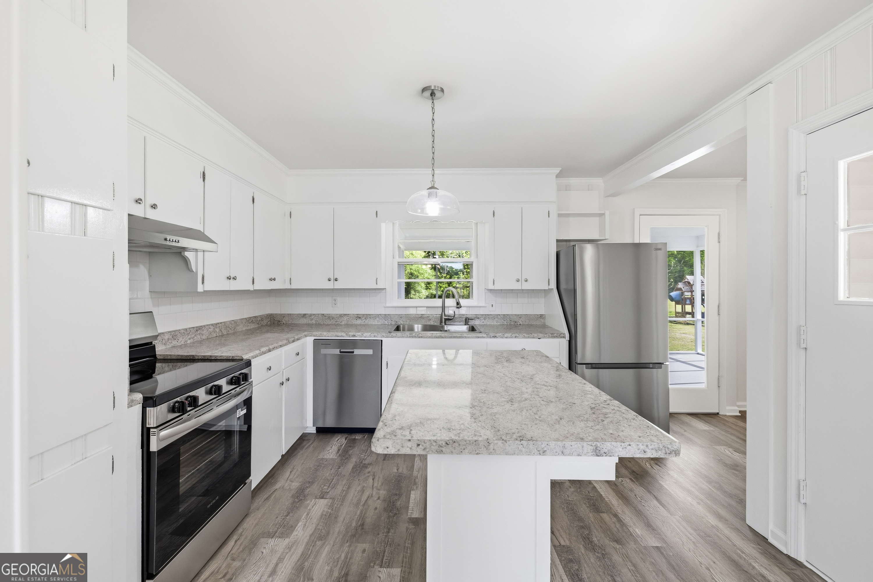 93 Carlton Avenue Union Point, GA 30669 - Photo 15 of 44