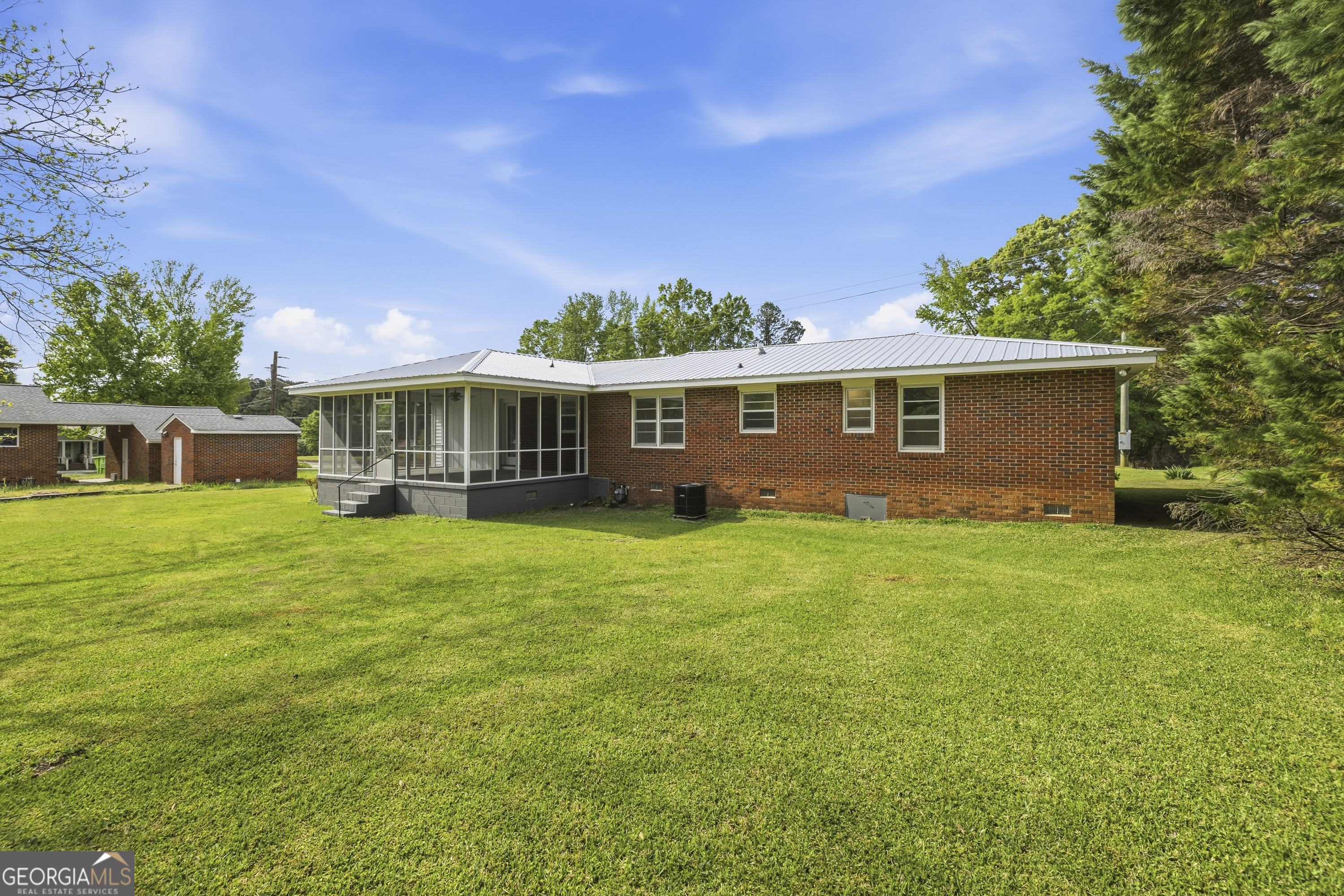 93 Carlton Avenue Union Point, GA 30669 - Photo 37 of 44