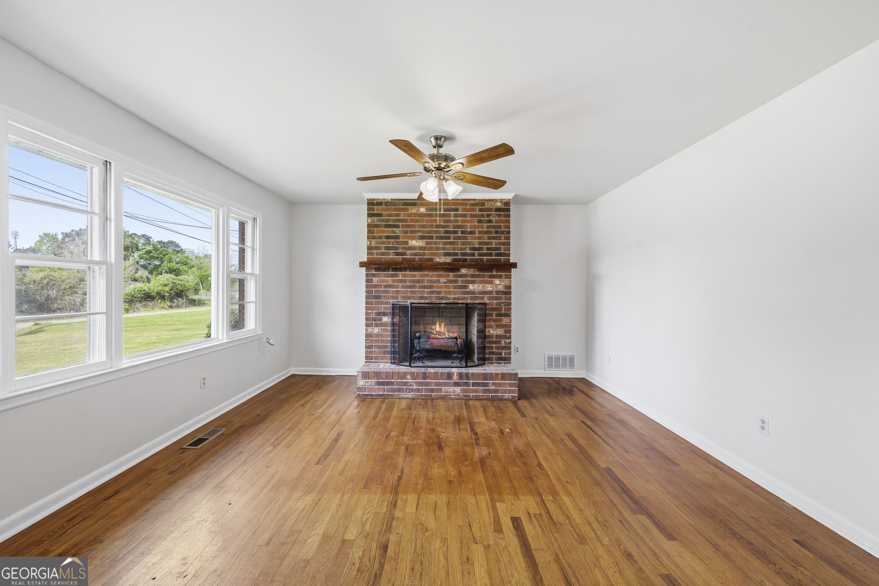 93 Carlton Avenue Union Point, GA 30669 - Photo 7 of 48