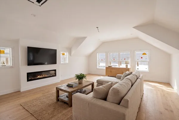 $1,430,189 | 76 Wadleigh Street, Exeter, NH 03833