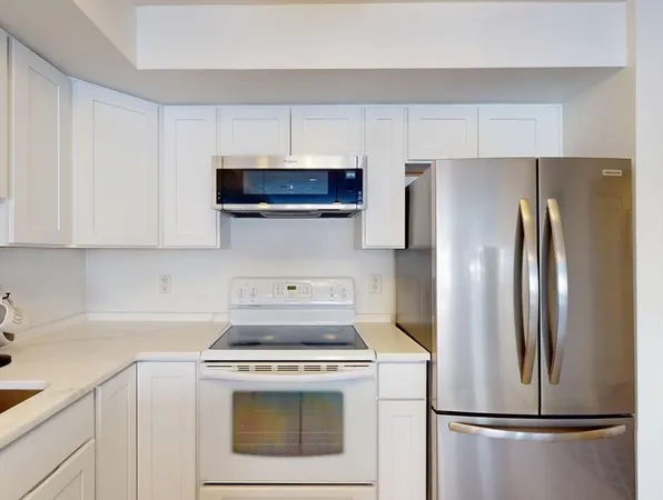 $287,500 | 23 Greenleaves Drive, Unit 107, Amherst, MA 01002