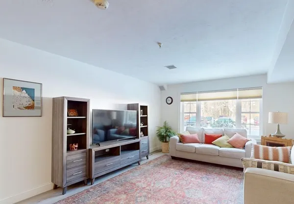 $287,500 | 23 Greenleaves Drive, Unit 107, Amherst, MA 01002
