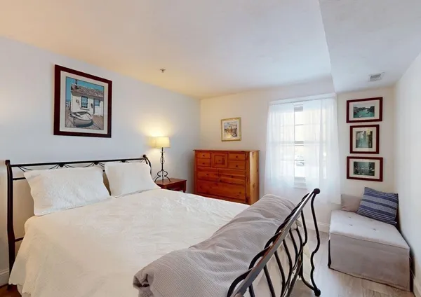 $287,500 | 23 Greenleaves Drive, Unit 107, Amherst, MA 01002