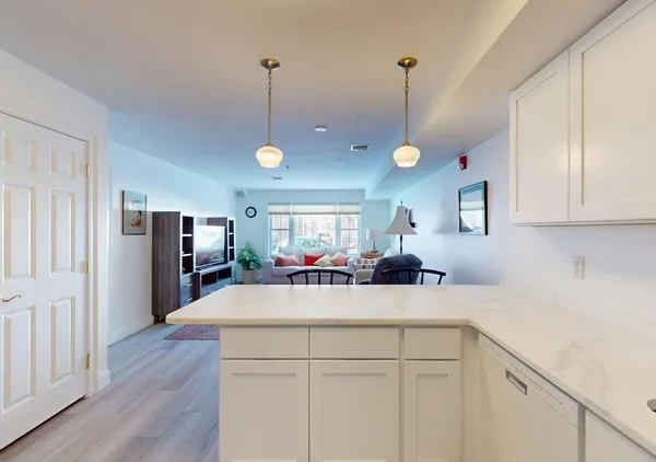 $287,500 | 23 Greenleaves Drive, Unit 107, Amherst, MA 01002