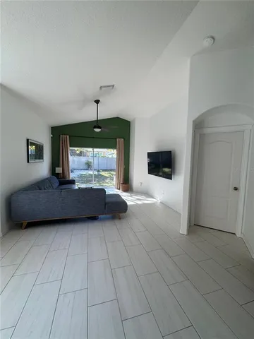 $2,300 | Undisclosed Address, Apollo Beach, FL 33572