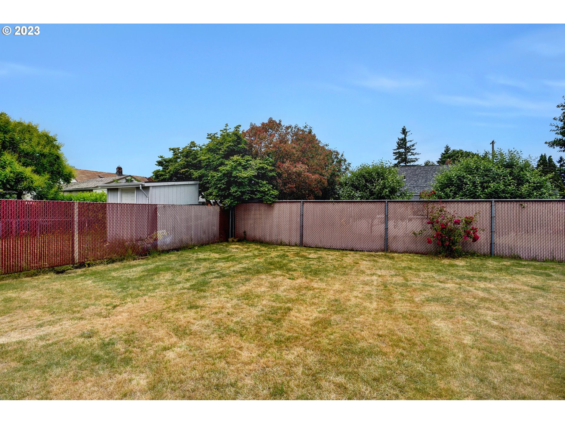 8625 Northeast Thompson Street Portland, OR 97220 - Photo 17 of 20 Backyard