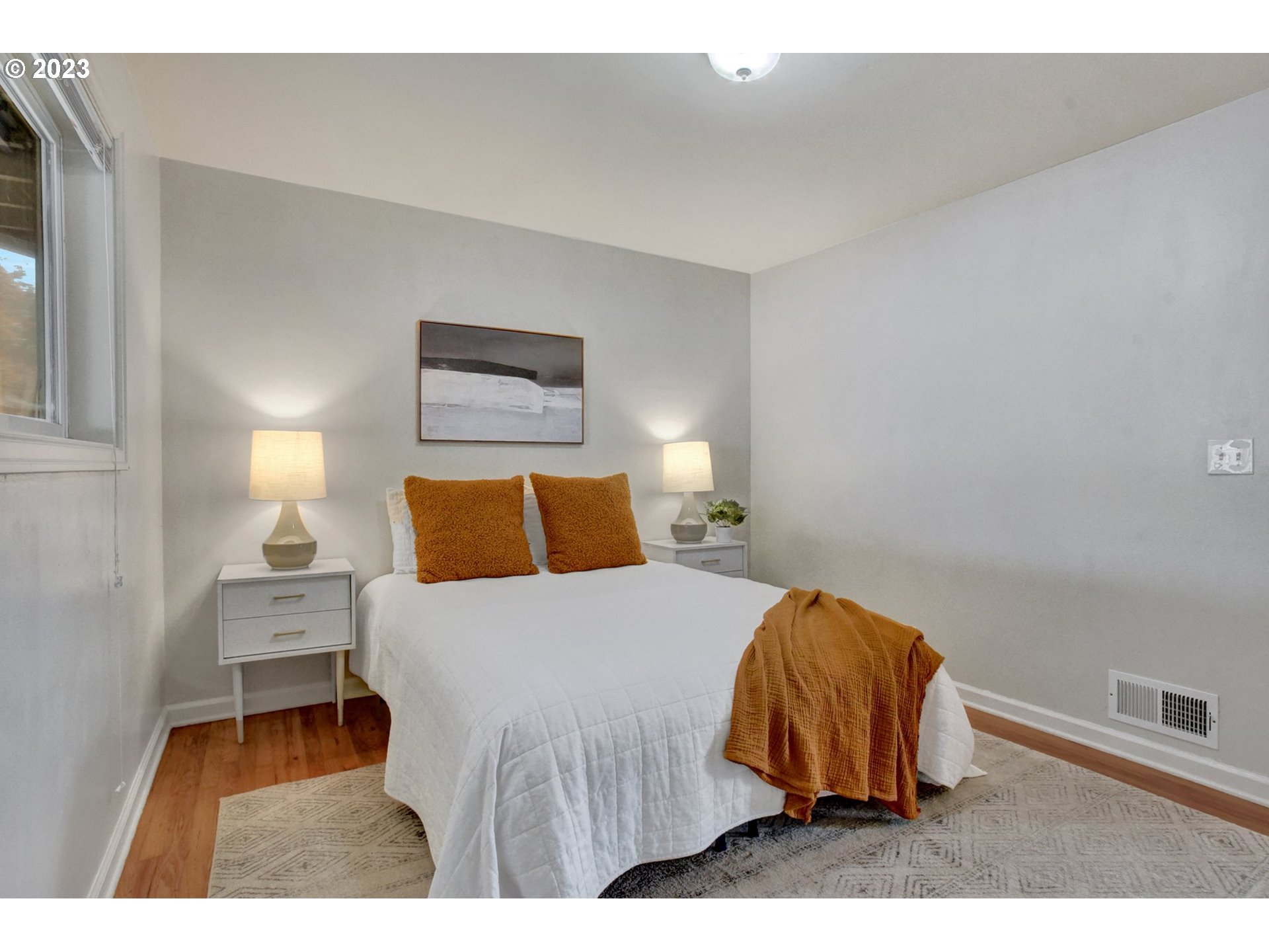 8625 Northeast Thompson Street Portland, OR 97220 - Photo 10 of 20 Primary Bedroom