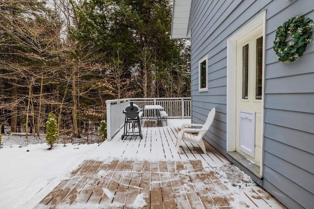 259 Jay Hill Road Hartford, VT 05001 - Photo 3 of 32