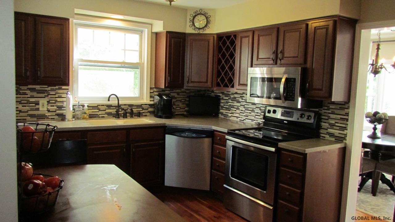 12 Rustyville Road Colonie, NY 12205 - Photo 9 of 21 Photo 9