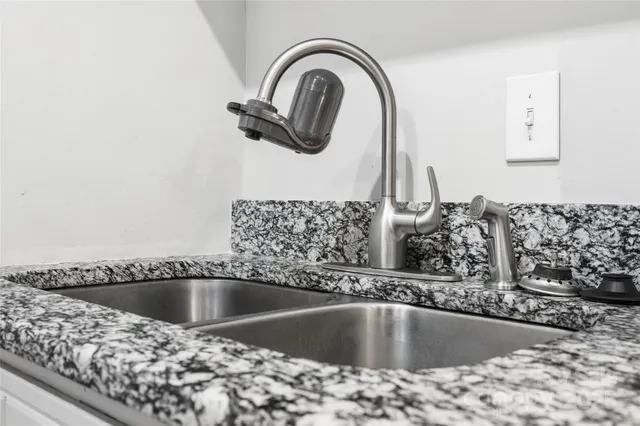 $285,000 | 4739 Hedgemore Drive, Unit O, Charlotte, NC 28209