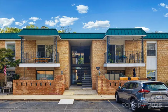 $285,000 | 4739 Hedgemore Drive, Unit O, Charlotte, NC 28209