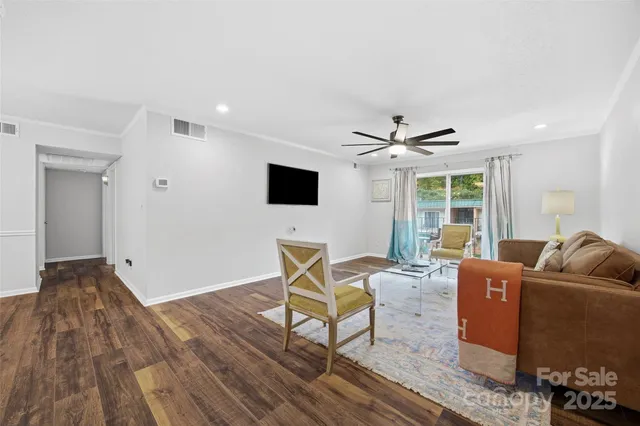 $285,000 | 4739 Hedgemore Drive, Unit O, Charlotte, NC 28209