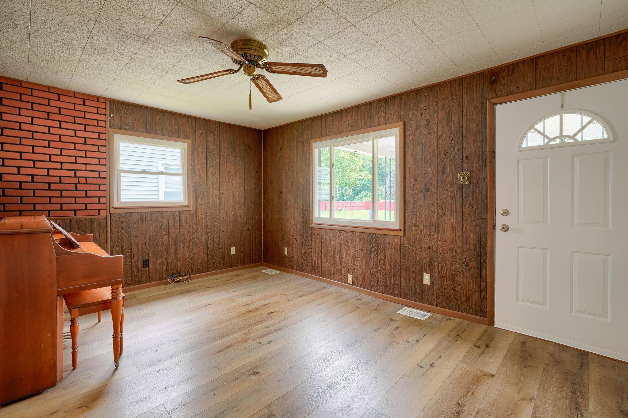40 Delray Road Columbus, OH 43207 - Photo 9 of 53 large-01909cc1-789d-726c-a59e-37ca718b57